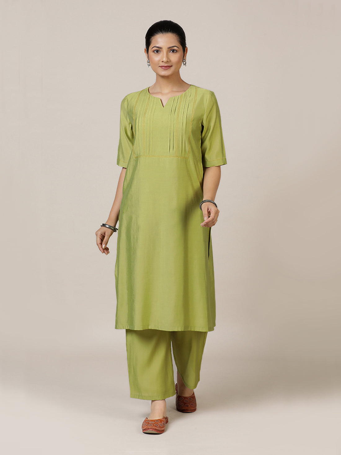 Esha x Rozaana Kurta, in Green Viscose, featuring elbow sleeves and round neck with splitline, made for daily & work (view 6).