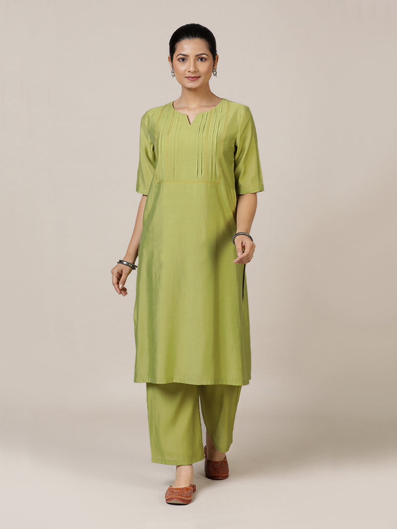 Esha x Rozaana Kurta, in Green Viscose, featuring elbow sleeves and round neck with splitline, made for daily & work (view 6).