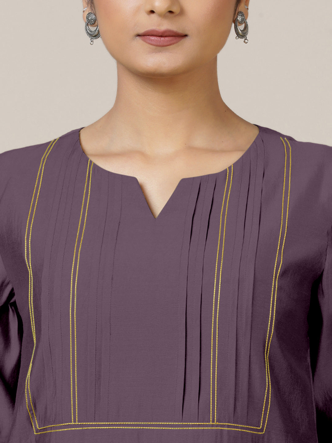 Esha x Rozaana Kurta, in Purple Viscose, featuring elbow sleeves and round neck with splitline, made for daily & work (view 4).