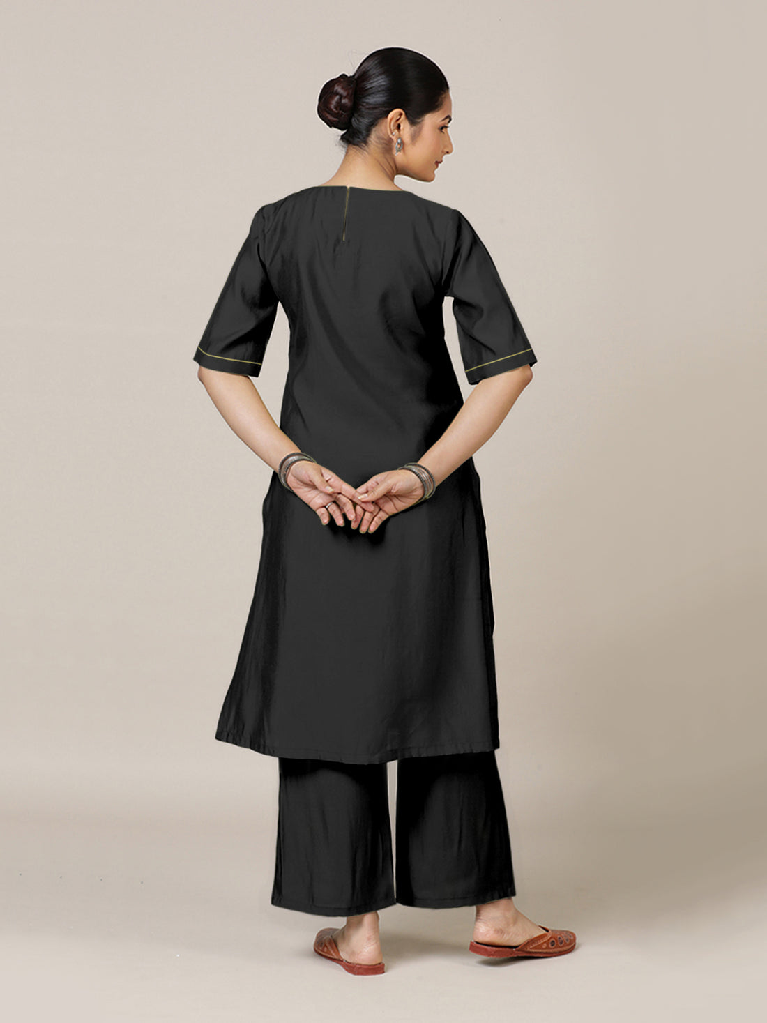 Esha x Rozaana Kurta, in Black Viscose, featuring elbow sleeves and round neck with splitline, made for daily & work (view 2).