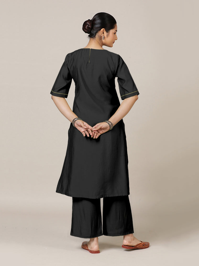 Esha x Rozaana Kurta, in Black Viscose, featuring elbow sleeves and round neck with splitline, made for daily & work (view 2).