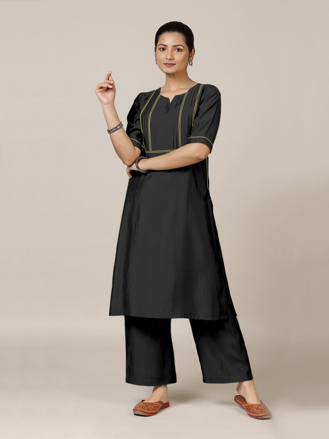 Esha x Rozaana Kurta, in Black Viscose, featuring elbow sleeves and round neck with splitline, made for daily & work (view 7).