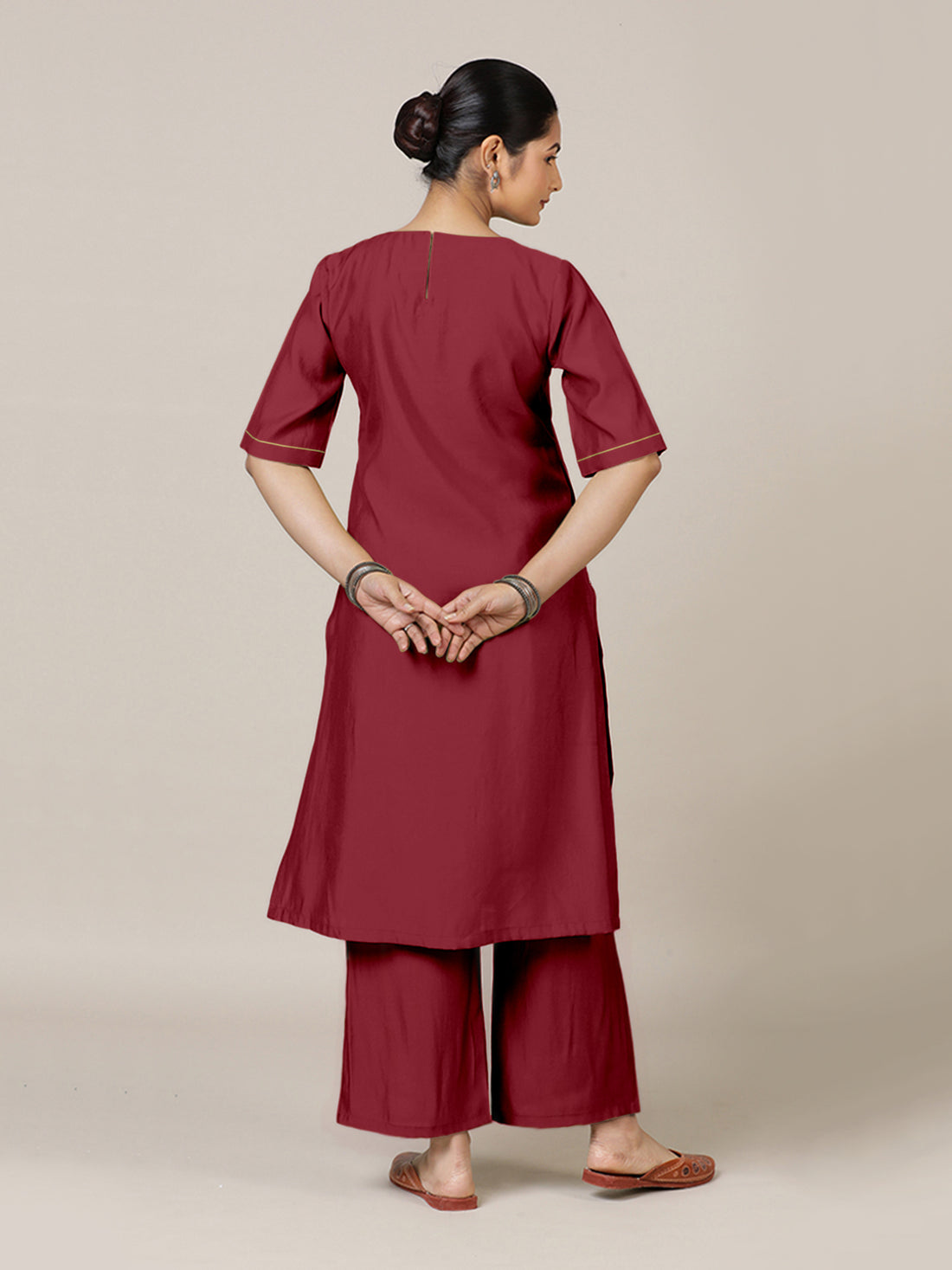 Esha x Rozaana Kurta, in Red Viscose, featuring elbow sleeves and round neck with splitline, made for daily & work (view 2).