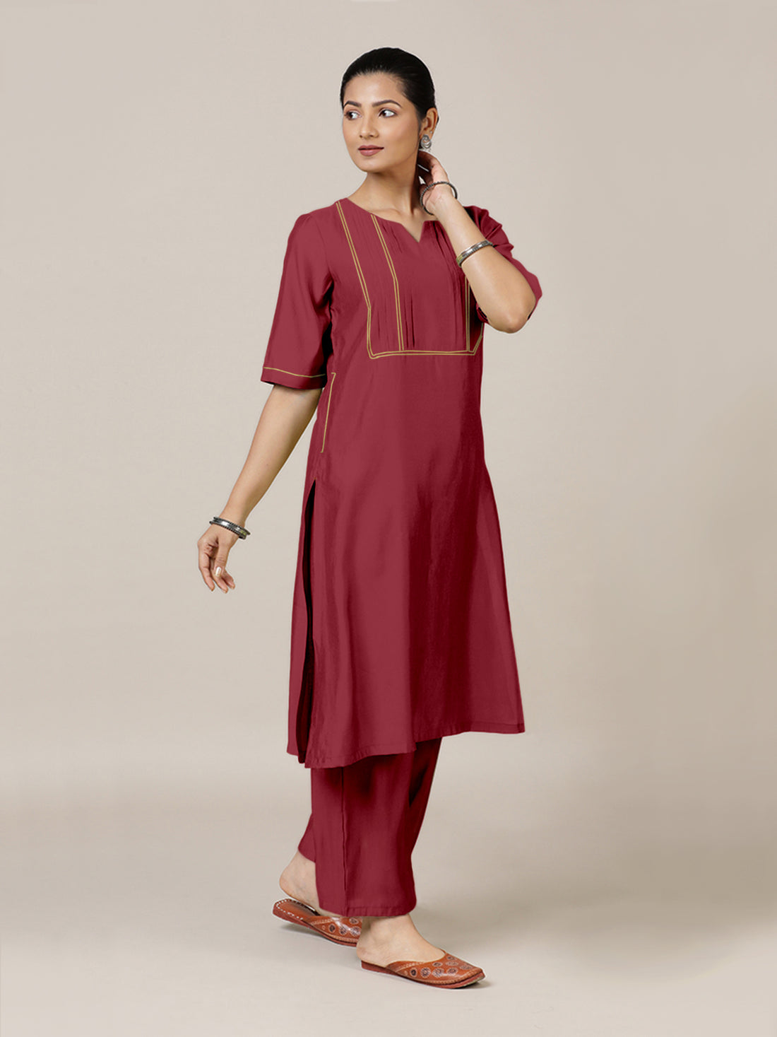 Esha x Rozaana Kurta, in Red Viscose, featuring elbow sleeves and round neck with splitline, made for daily & work (view 7).