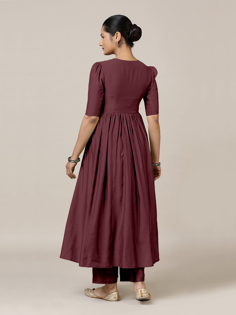 Faiza x Rozaana Kurta, in Maroon Viscose, featuring elbow sleeves and v-neckline, made for daily & work (view 2).