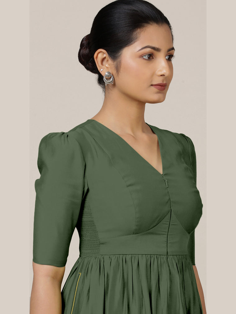 Faiza x Rozaana Kurta, in Green Viscose, featuring elbow sleeves and v-neckline, made for daily & work (view 3).