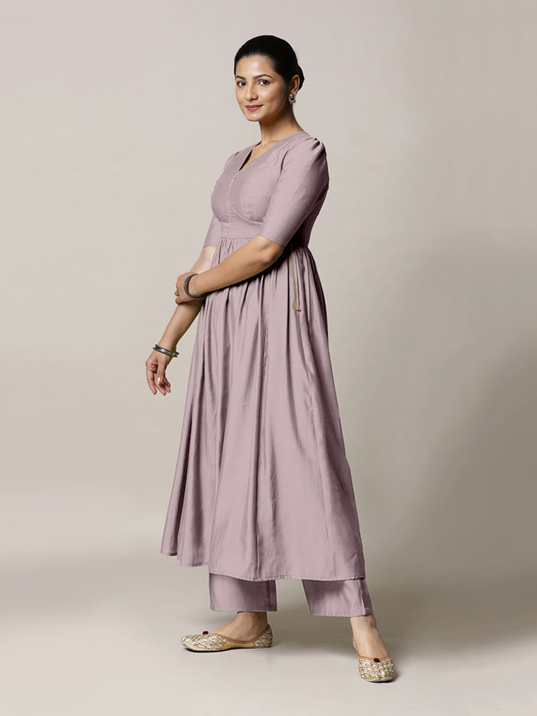 Faiza x Rozaana Kurta, in Purple Viscose, featuring elbow sleeves and v-neckline, made for daily & work.