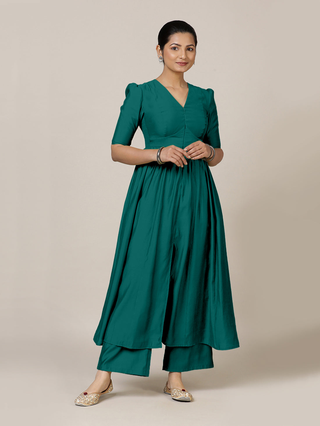 Faiza x Rozaana Kurta, in Green Viscose, featuring elbow sleeves and v-neckline, made for daily & work (view 8).