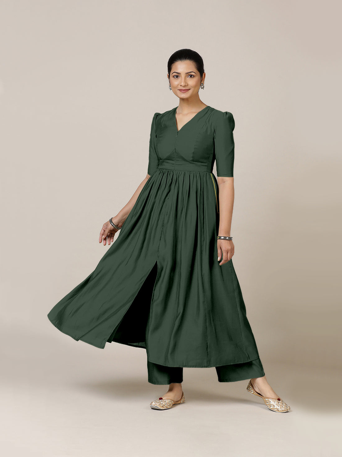 Faiza x Rozaana Kurta, in Green Viscose, featuring elbow sleeves and v-neckline, made for daily & work (view 7).