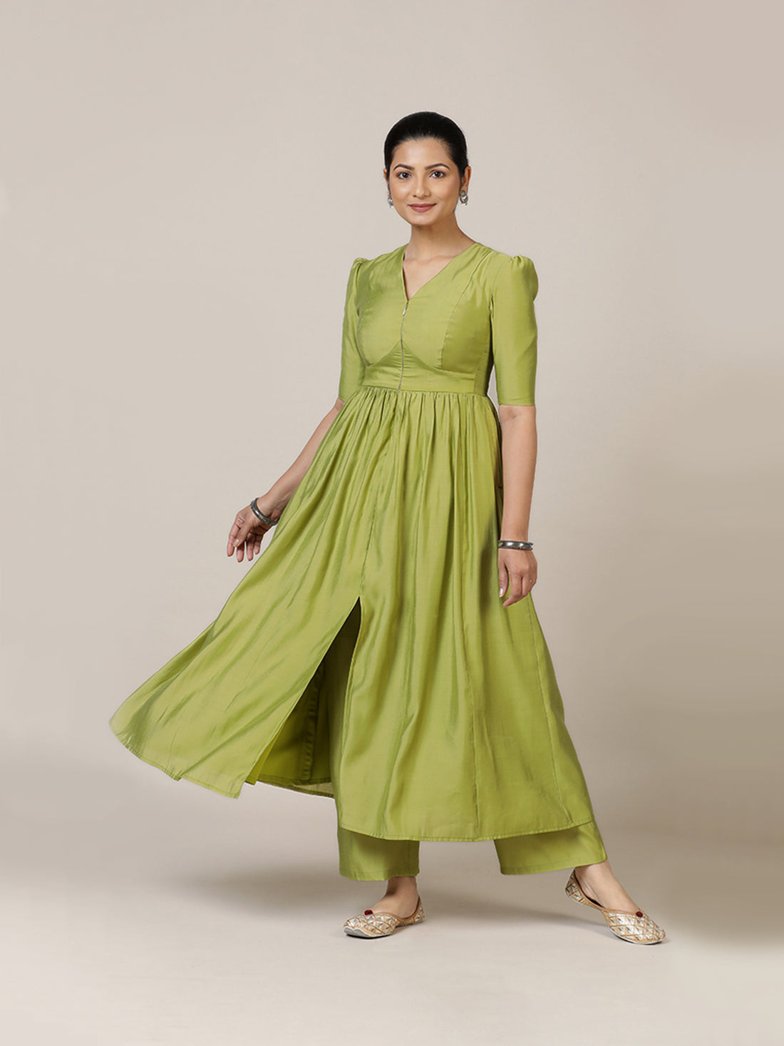 Faiza x Rozaana Kurta, in Green Viscose, featuring elbow sleeves and v-neckline, made for daily & work (view 7).
