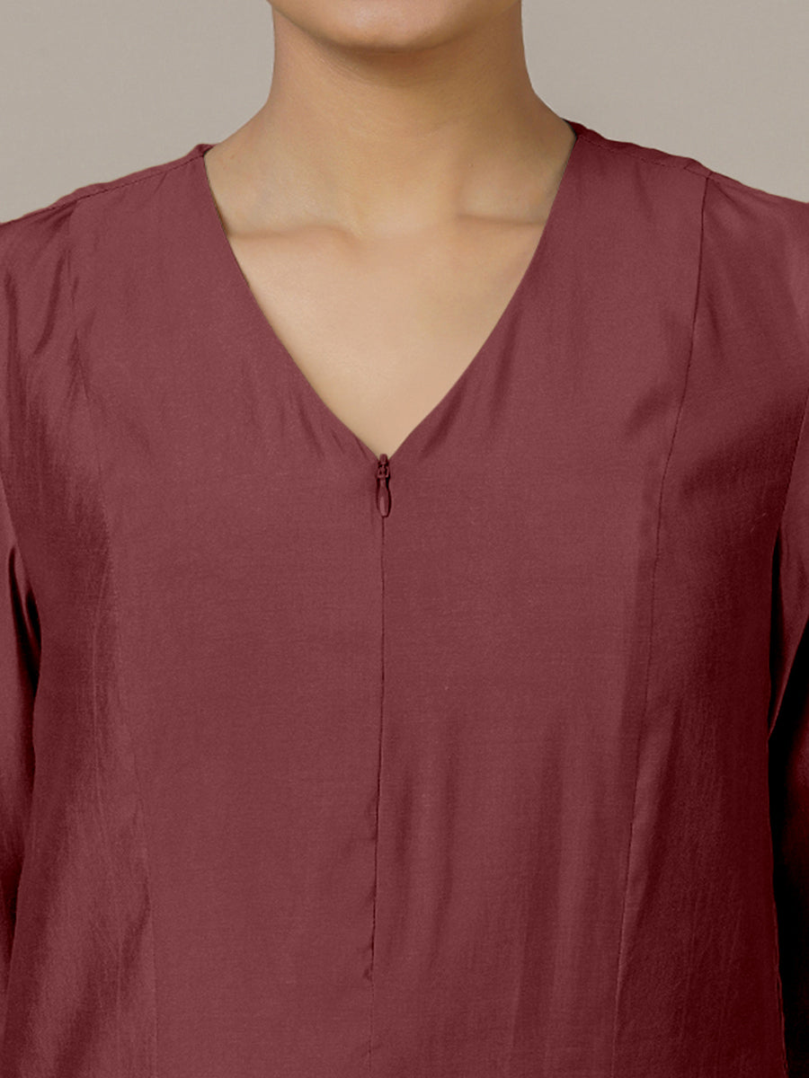 Mahek x Rozaana Kurta, in Maroon Viscose, featuring three quarter sleeves and v-neckline, made for daily & work (view 3).