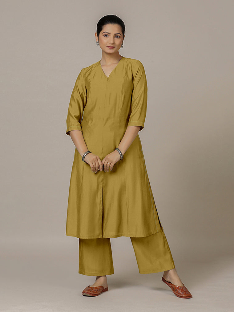 Mahek x Rozaana Kurta, in Yellow Viscose, featuring three quarter sleeves and v-neckline, made for daily & work.