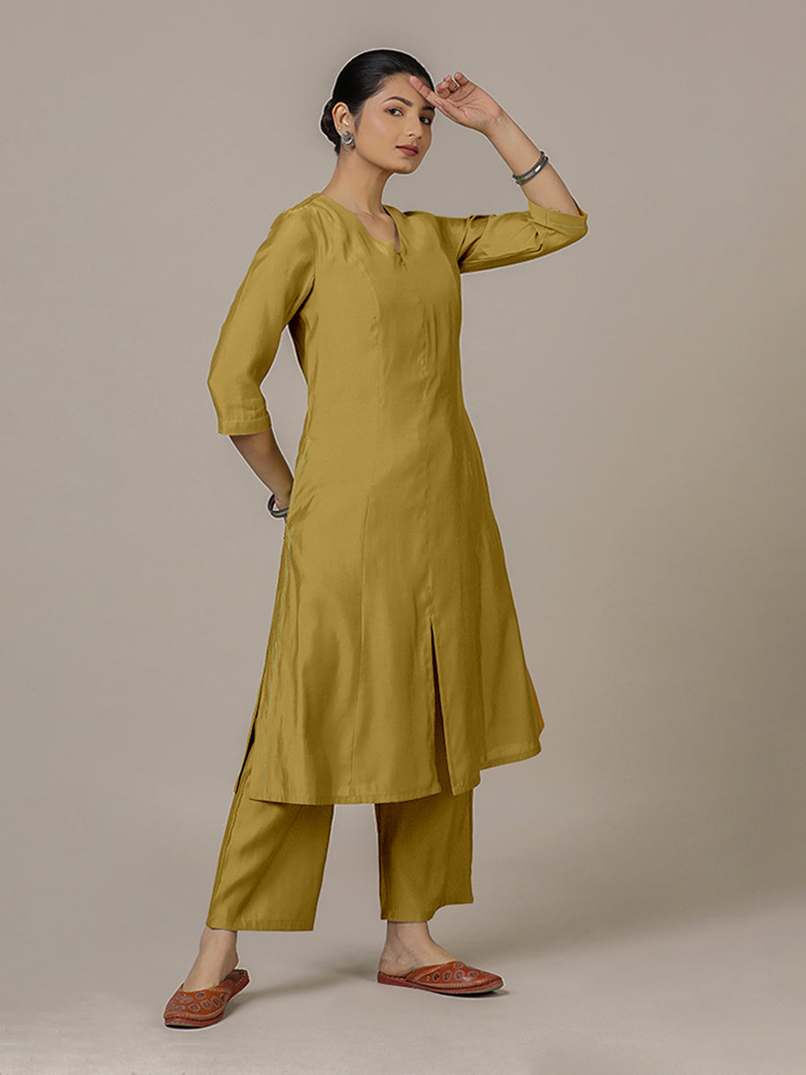 Mahek x Rozaana Kurta, in Yellow Viscose, featuring three quarter sleeves and v-neckline, made for daily & work (view 6).