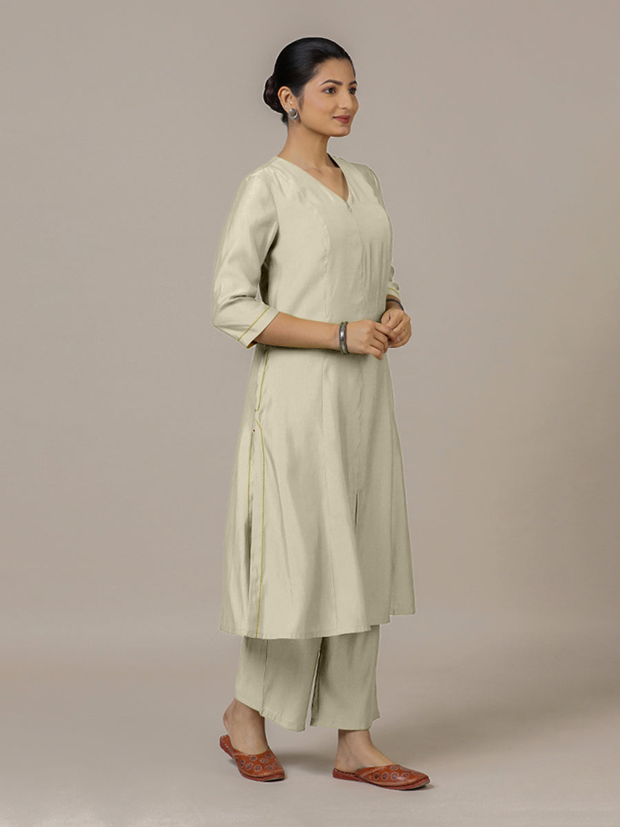 Mahek x Rozaana | A Line Kurta in Ivory with Thread Work | Coords or Only Kurta