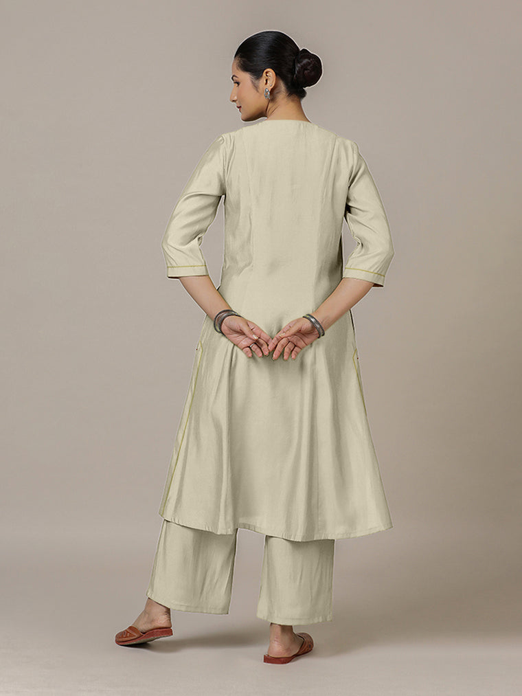 Mahek x Rozaana Kurta, in Cream Viscose, featuring three quarter sleeves and v-neckline, made for daily & work (view 2).