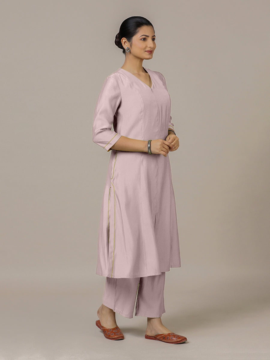 Mahek x Rozaana Kurta, in Purple Viscose, featuring three quarter sleeves and v-neckline, made for daily & work (view 8).
