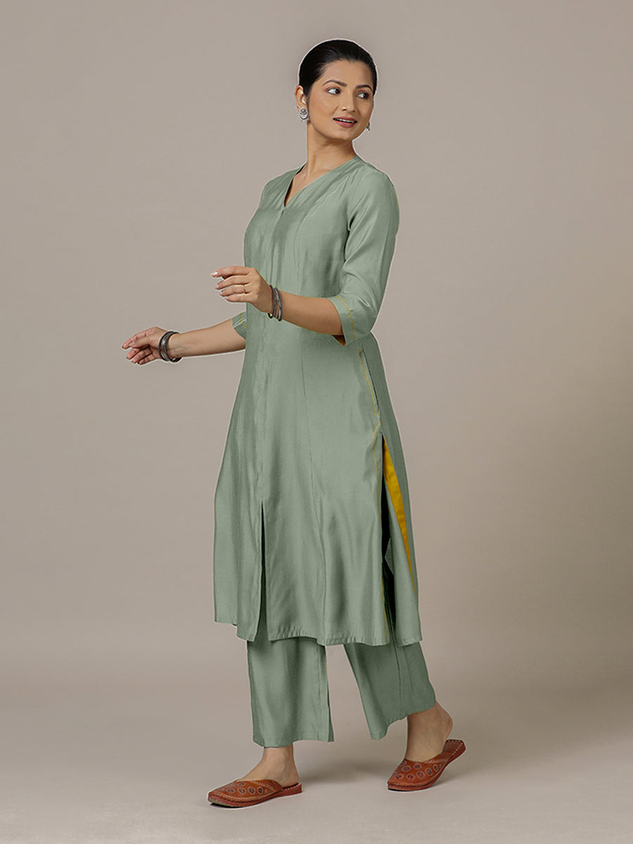 Mahek x Rozaana Kurta, in Green Viscose, featuring three quarter sleeves and v-neckline, made for daily & work (view 5).