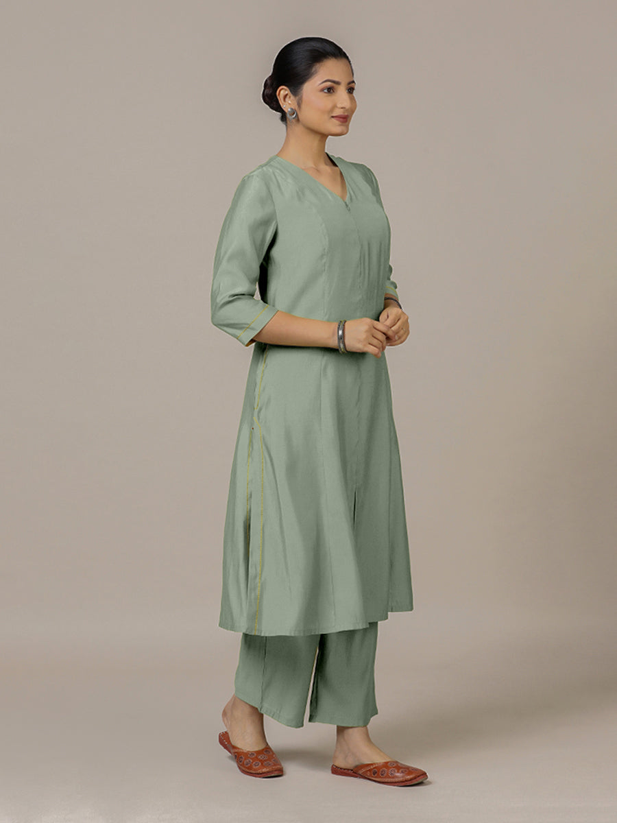 Mahek x Rozaana Kurta, in Green Viscose, featuring three quarter sleeves and v-neckline, made for daily & work (view 7).