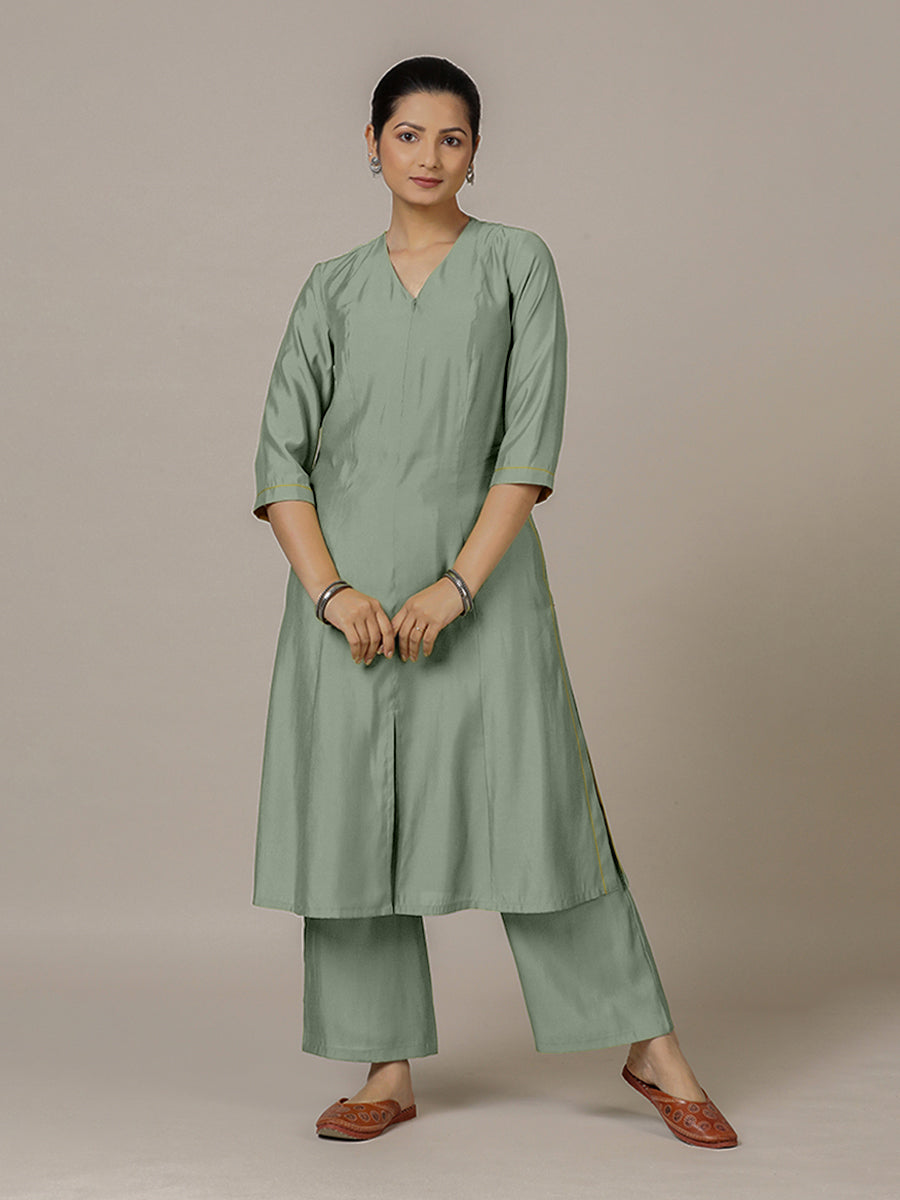 Mahek x Rozaana Kurta, in Green Viscose, featuring three quarter sleeves and v-neckline, made for daily & work (view 8).