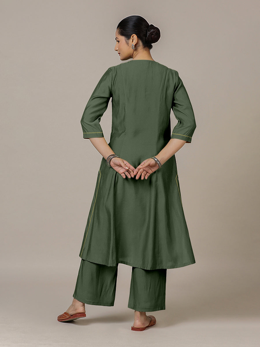 Mahek x Rozaana Kurta, in Green Viscose, featuring three quarter sleeves and v-neckline, made for daily & work (view 2).