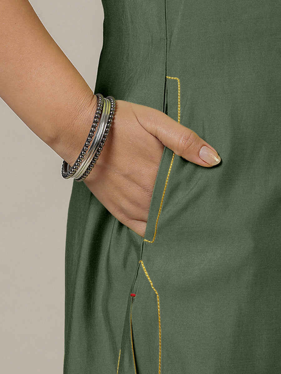 Mahek x Rozaana Kurta, in Green Viscose, featuring three quarter sleeves and v-neckline, made for daily & work (view 4).