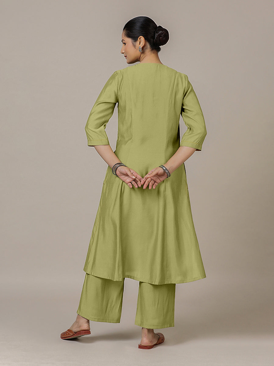 Mahek x Rozaana Kurta, in Green Viscose, featuring three quarter sleeves and v-neckline, made for daily & work (view 2).