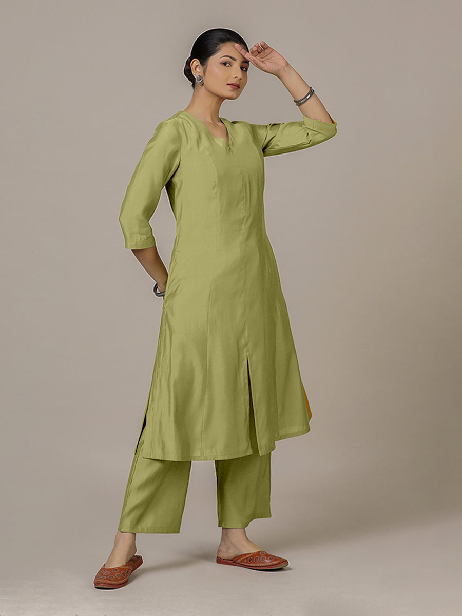 Mahek x Rozaana Kurta, in Green Viscose, featuring three quarter sleeves and v-neckline, made for daily & work (view 7).