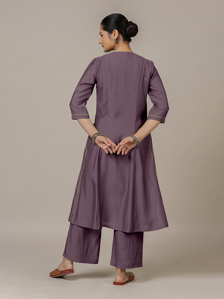 Mahek x Rozaana Kurta, in Purple Viscose, featuring three quarter sleeves and v-neckline, made for daily & work (view 2).