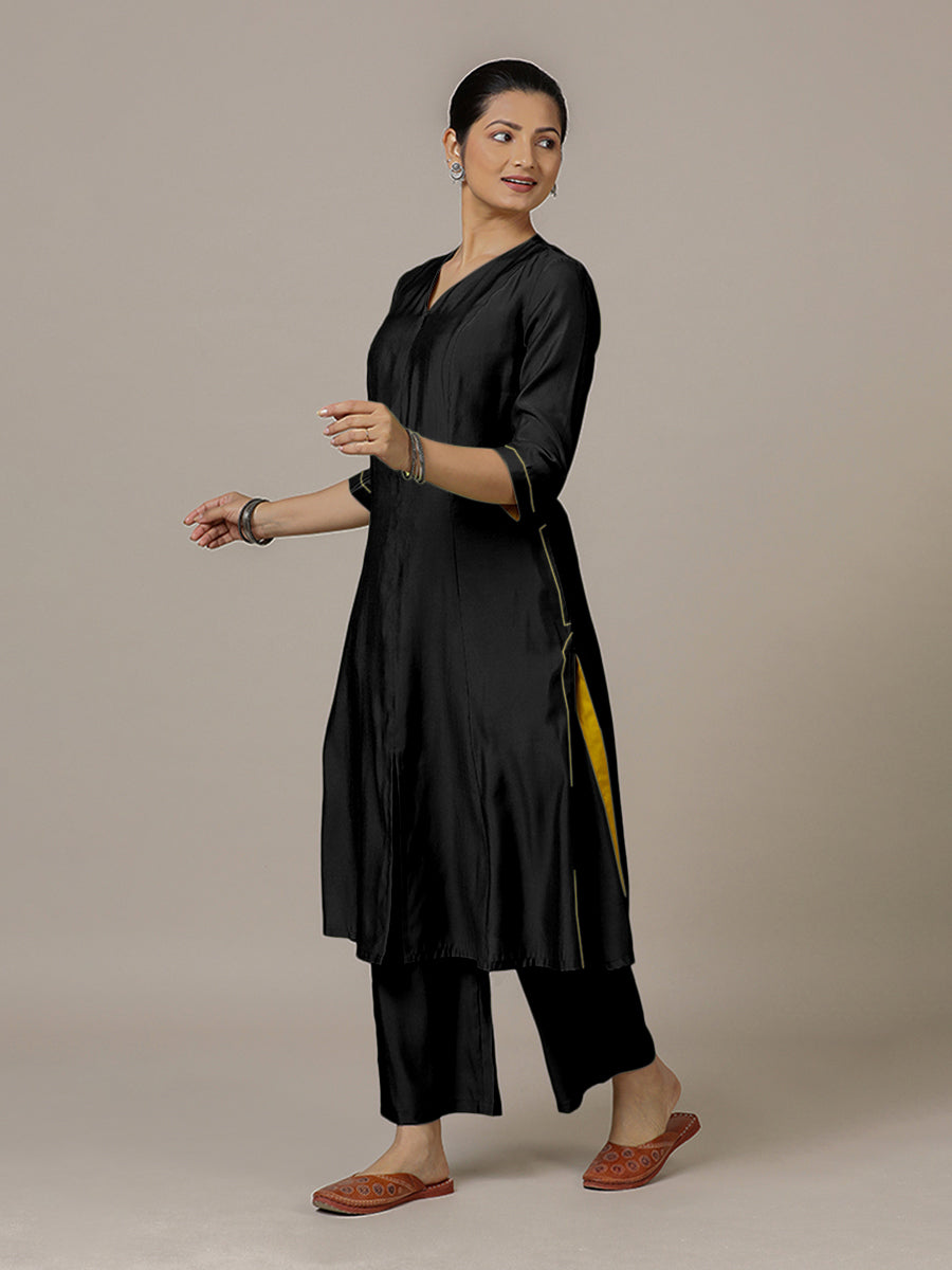 Mahek x Rozaana Kurta, in Black Viscose, featuring three quarter sleeves and v-neckline, made for daily & work (view 6).