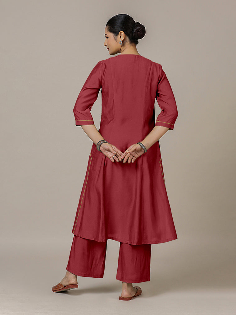 Mahek x Rozaana Kurta, in Red Viscose, featuring three quarter sleeves and v-neckline, made for daily & work (view 2).