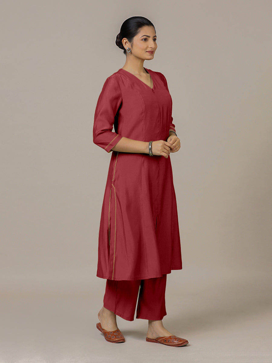 Mahek x Rozaana Kurta, in Red Viscose, featuring three quarter sleeves and v-neckline, made for daily & work (view 6).