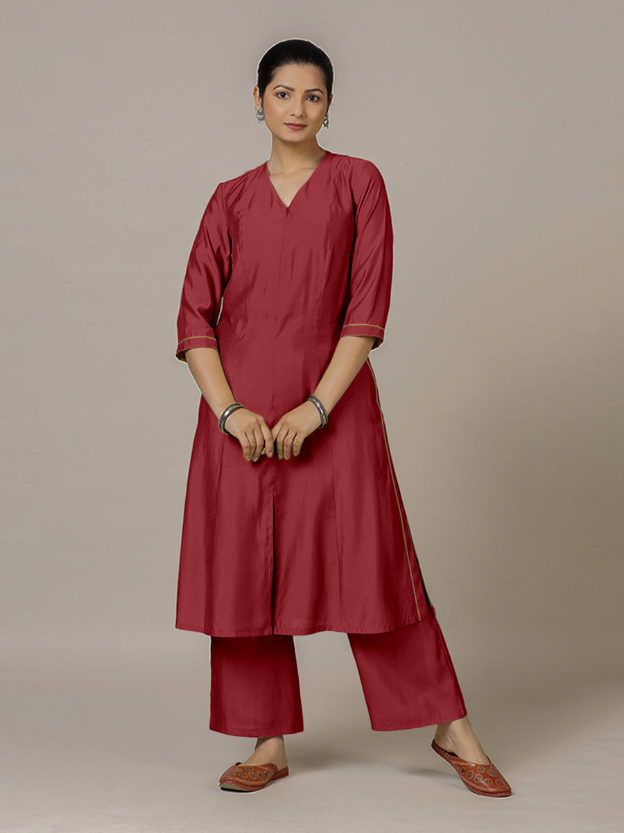 Mahek x Rozaana Kurta, in Red Viscose, featuring three quarter sleeves and v-neckline, made for daily & work (view 8).