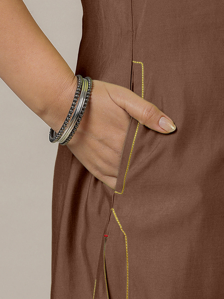 Mahek x Rozaana Kurta, in Brown Viscose, featuring three quarter sleeves and v-neckline, made for daily & work (view 4).
