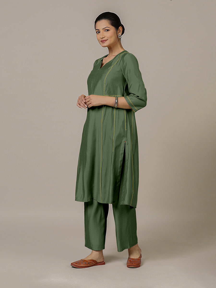 Mahi x Rozaana Kurta, in Green Viscose, featuring three quarter sleeves and round neck with splitline, made for daily & work.