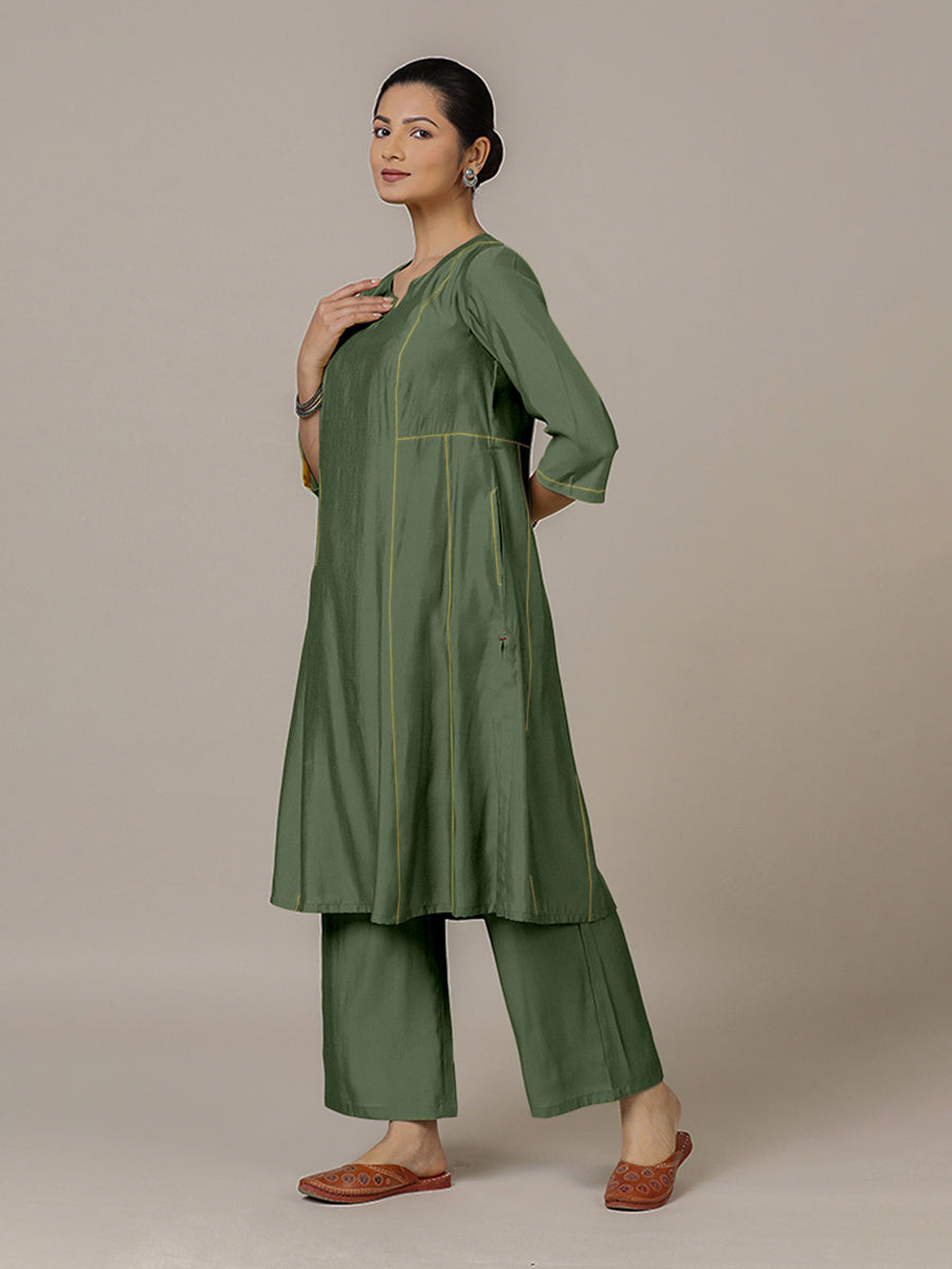 Mahi x Rozaana Kurta, in Green Viscose, featuring three quarter sleeves and round neck with splitline, made for daily & work.