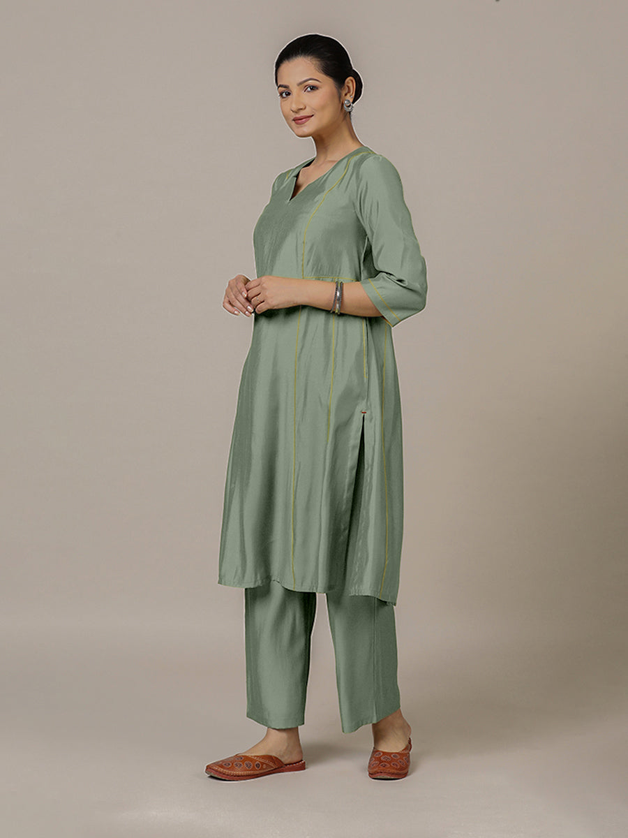Mahi x Rozaana Kurta, in Green Viscose, featuring three quarter sleeves and round neck with splitline, made for daily & work.