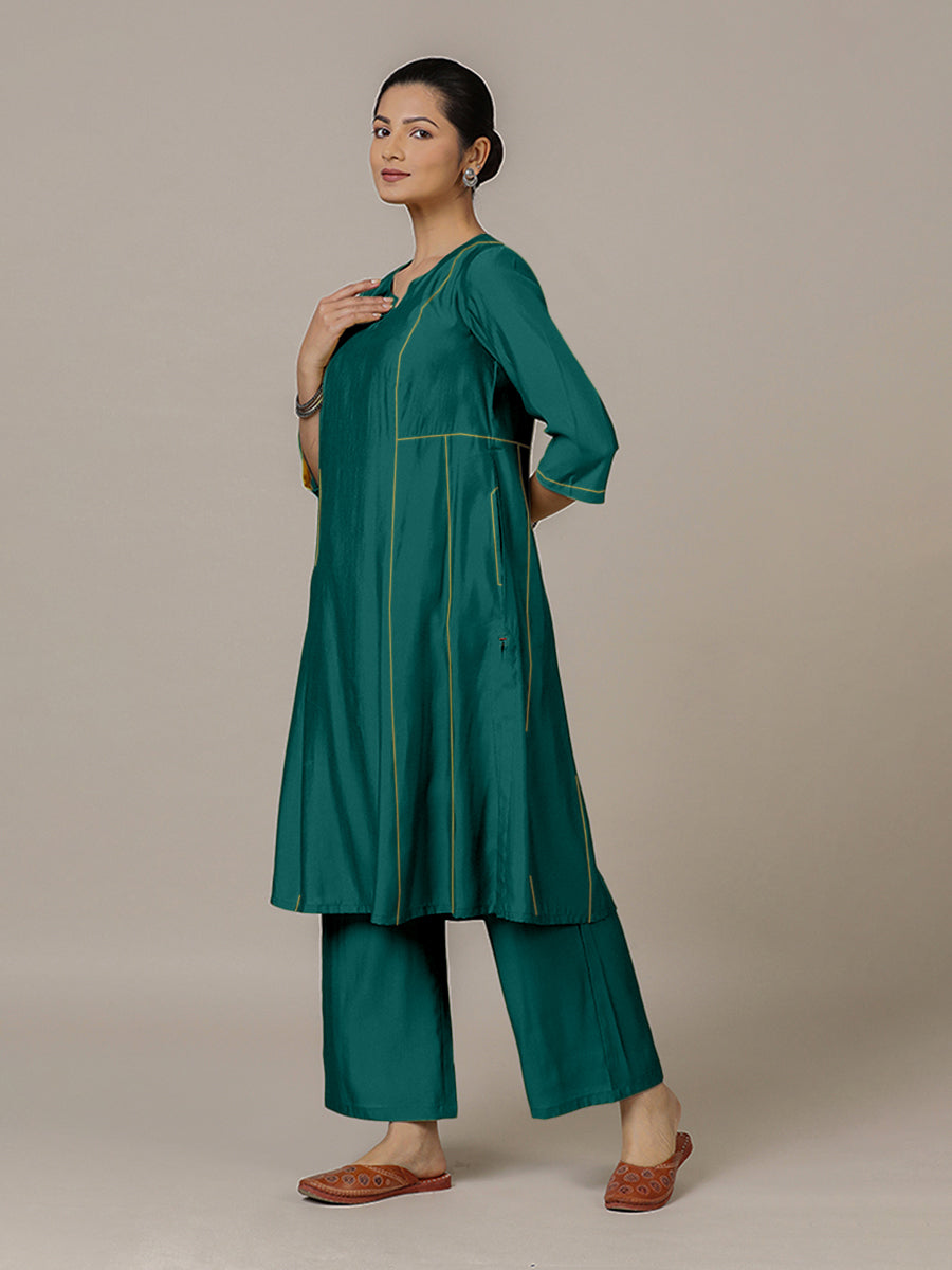 Mahi x Rozaana Kurta, in Green Viscose, featuring three quarter sleeves and round neck with splitline, made for daily & work.