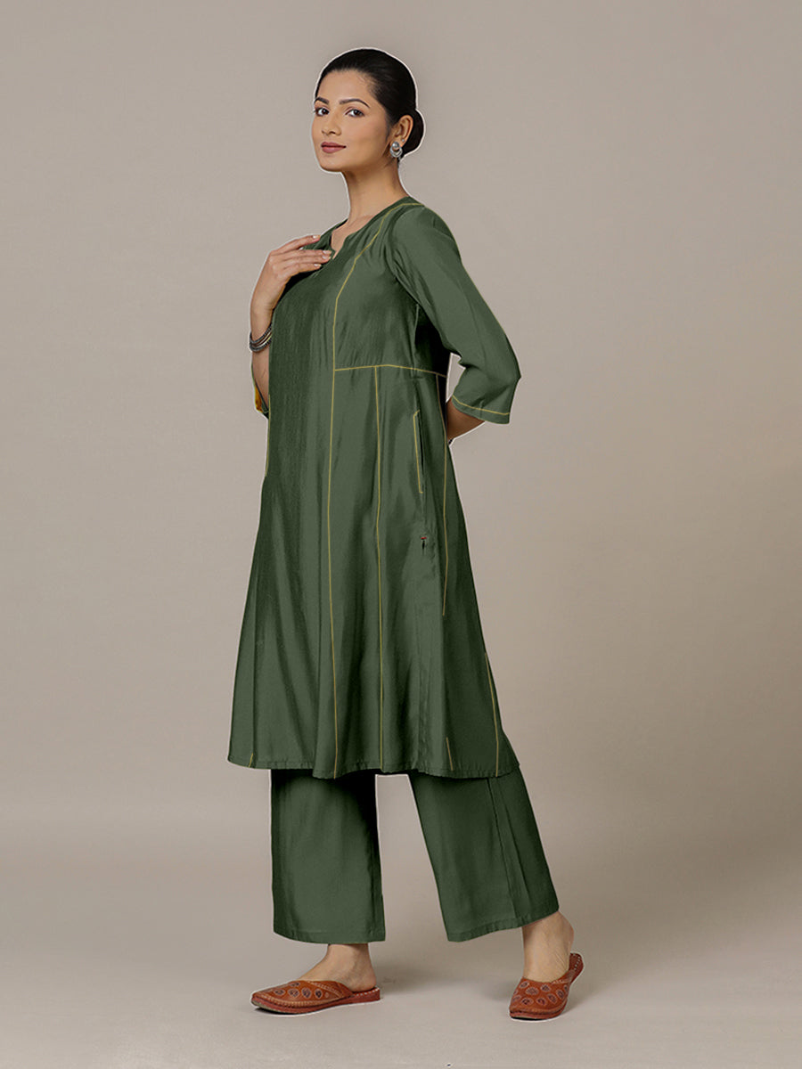Mahi x Rozaana Kurta, in Green Viscose, featuring three quarter sleeves and round neck with splitline, made for daily & work.