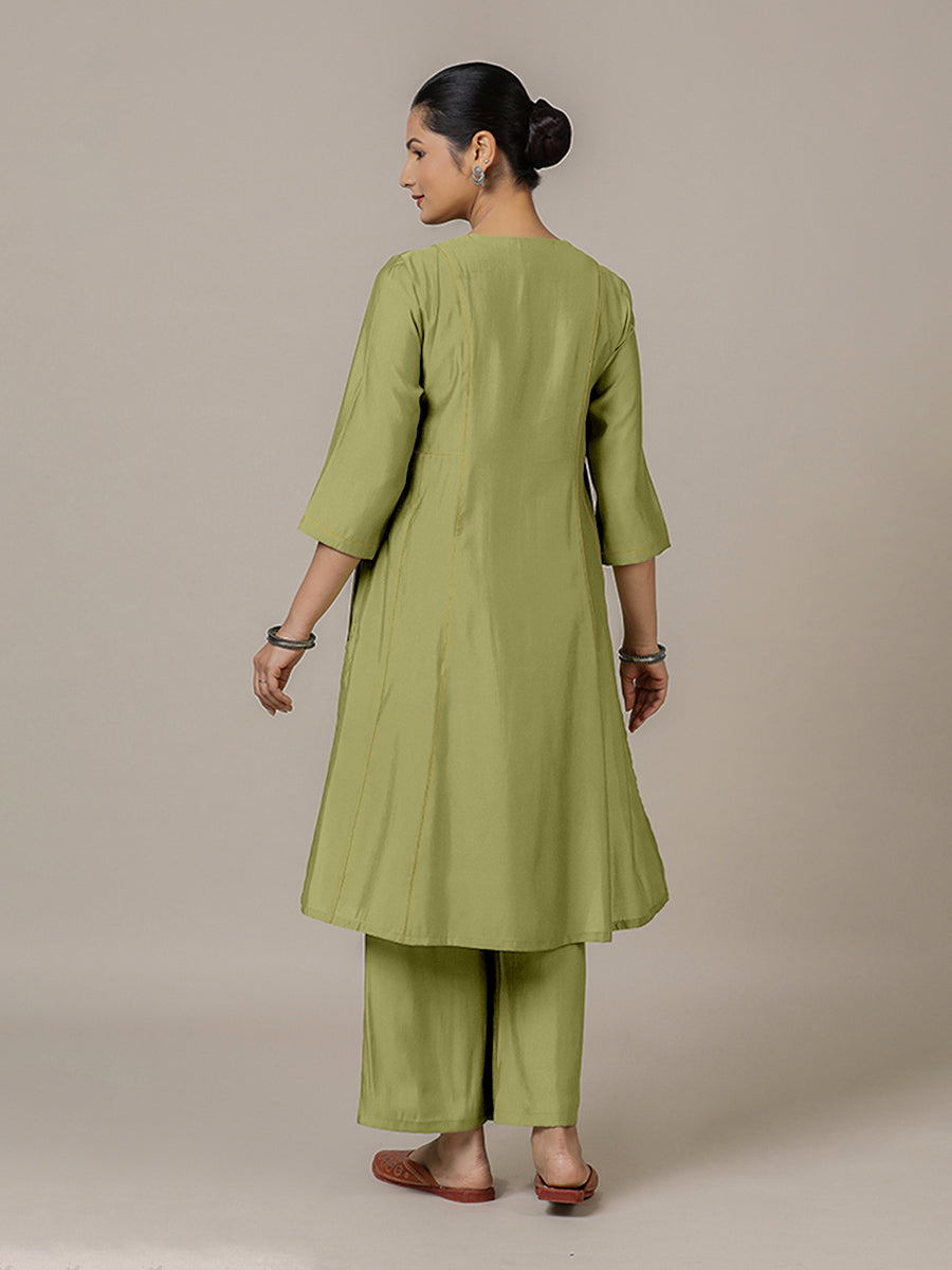Mahi x Rozaana Kurta, in Green Viscose, featuring three quarter sleeves and round neck with splitline, made for daily & work.