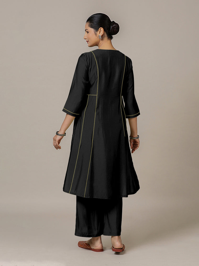Mahi x Rozaana Kurta, in Black Viscose, featuring three quarter sleeves and round neck with splitline, made for daily & work.