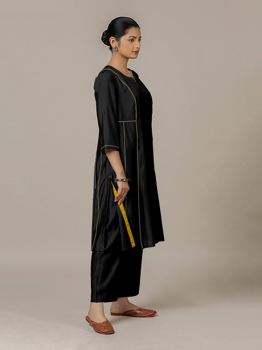 Mahi x Rozaana Kurta, in Black Viscose, featuring three quarter sleeves and round neck with splitline, made for daily & work.