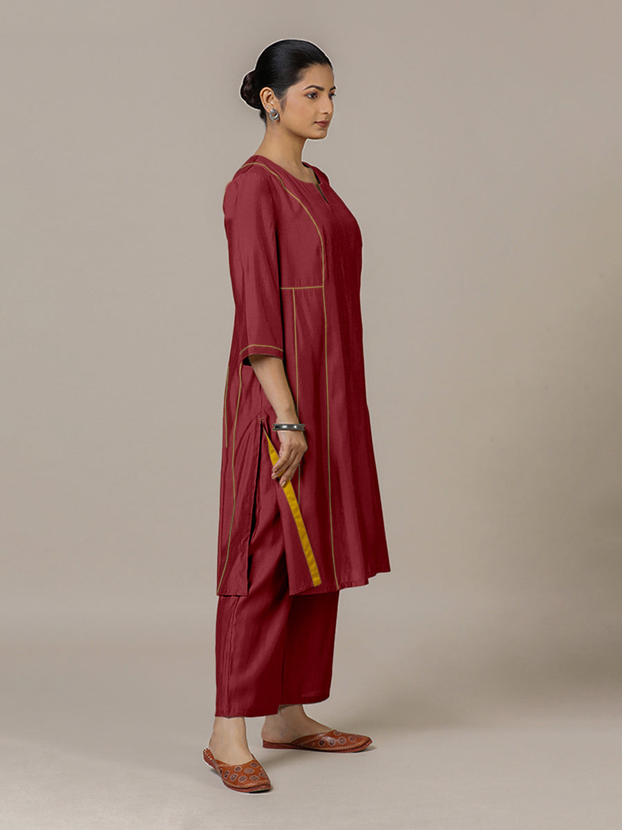 Mahi x Rozaana Kurta, in Red Viscose, featuring three quarter sleeves and round neck with splitline, made for daily & work.