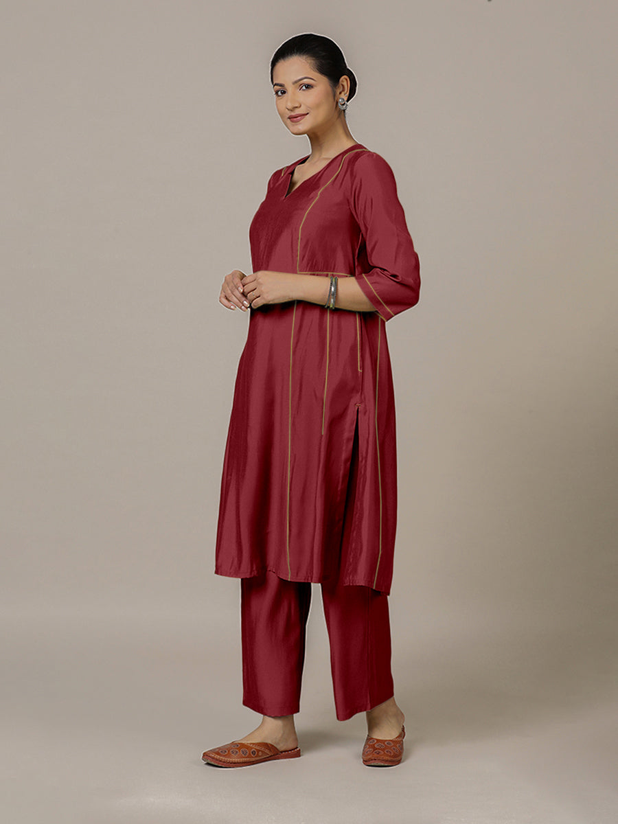Mahi x Rozaana Kurta, in Red Viscose, featuring three quarter sleeves and round neck with splitline, made for daily & work.