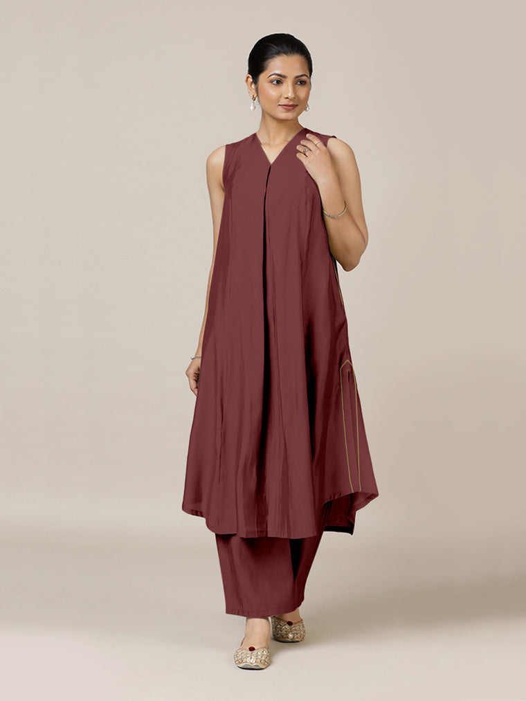 Mirha x Rozaana Kurta, in Maroon Viscose, featuring sleeveless and v-neckline, made for daily & work.