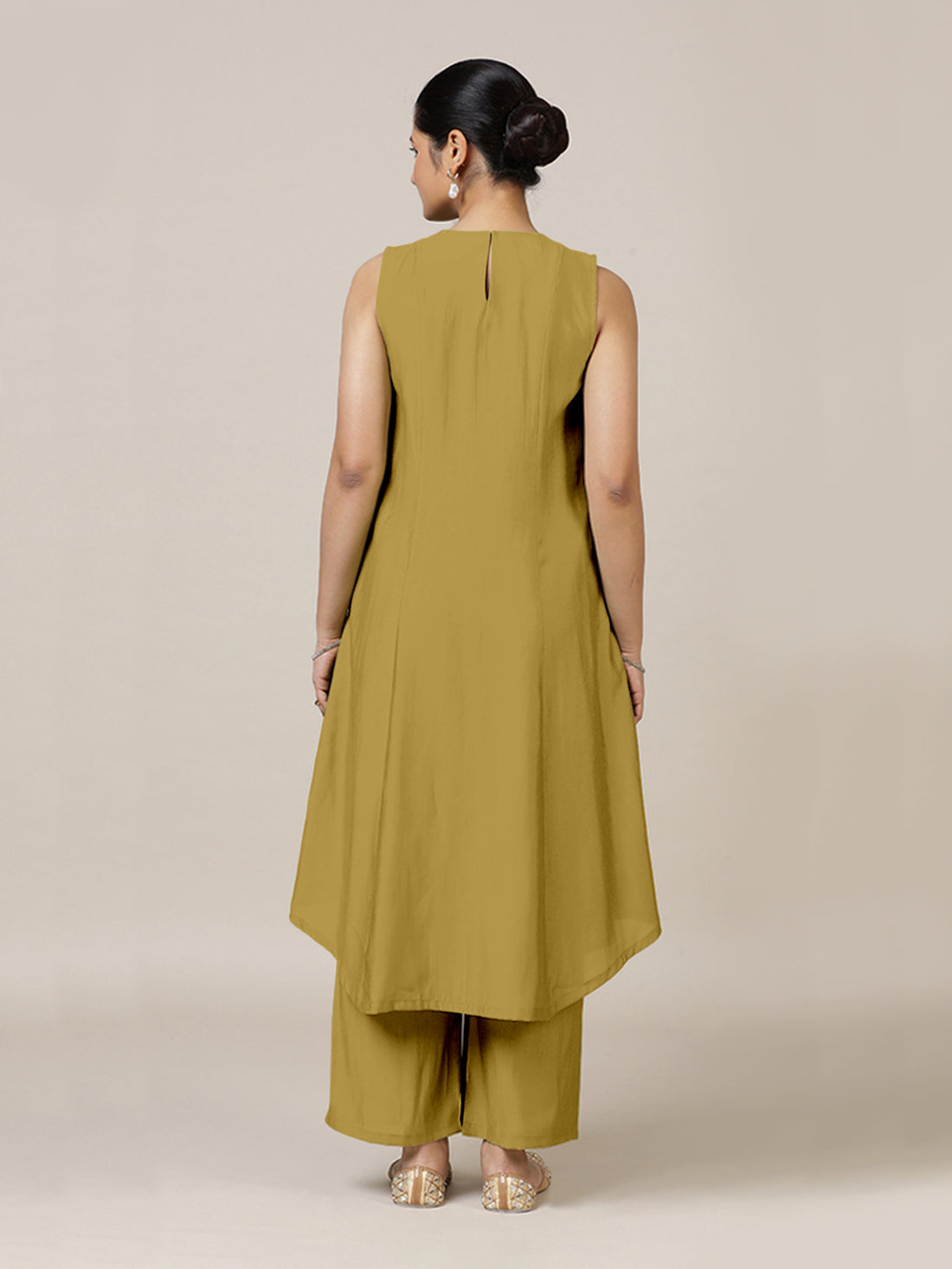 Mirha x Rozaana Kurta, in Yellow Viscose, featuring sleeveless and v-neckline, made for daily & work (view 2).