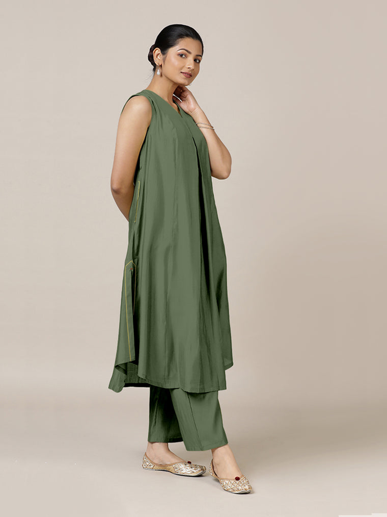 Mirha x Rozaana Kurta, in Green Viscose, featuring sleeveless and v-neckline, made for daily & work.
