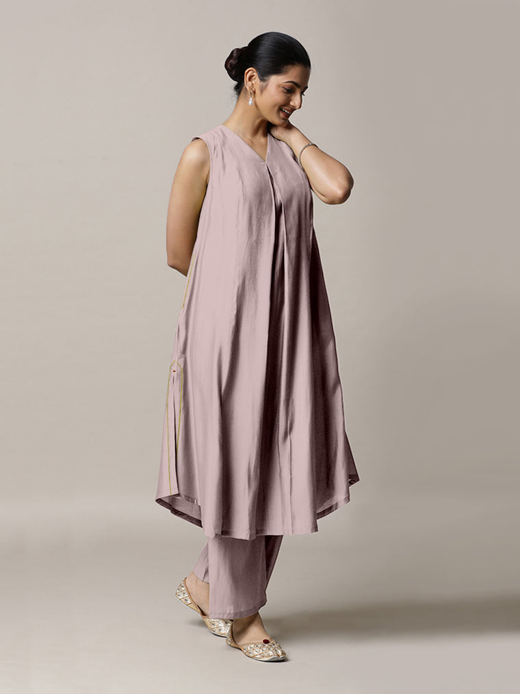 Mirha x Rozaana Kurta, in Purple Viscose, featuring sleeveless and v-neckline, made for daily & work.