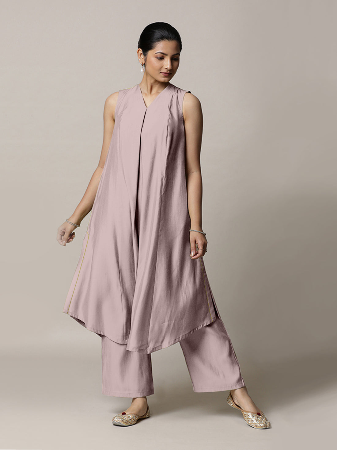 Mirha x Rozaana Kurta, in Purple Viscose, featuring sleeveless and v-neckline, made for daily & work (view 8).