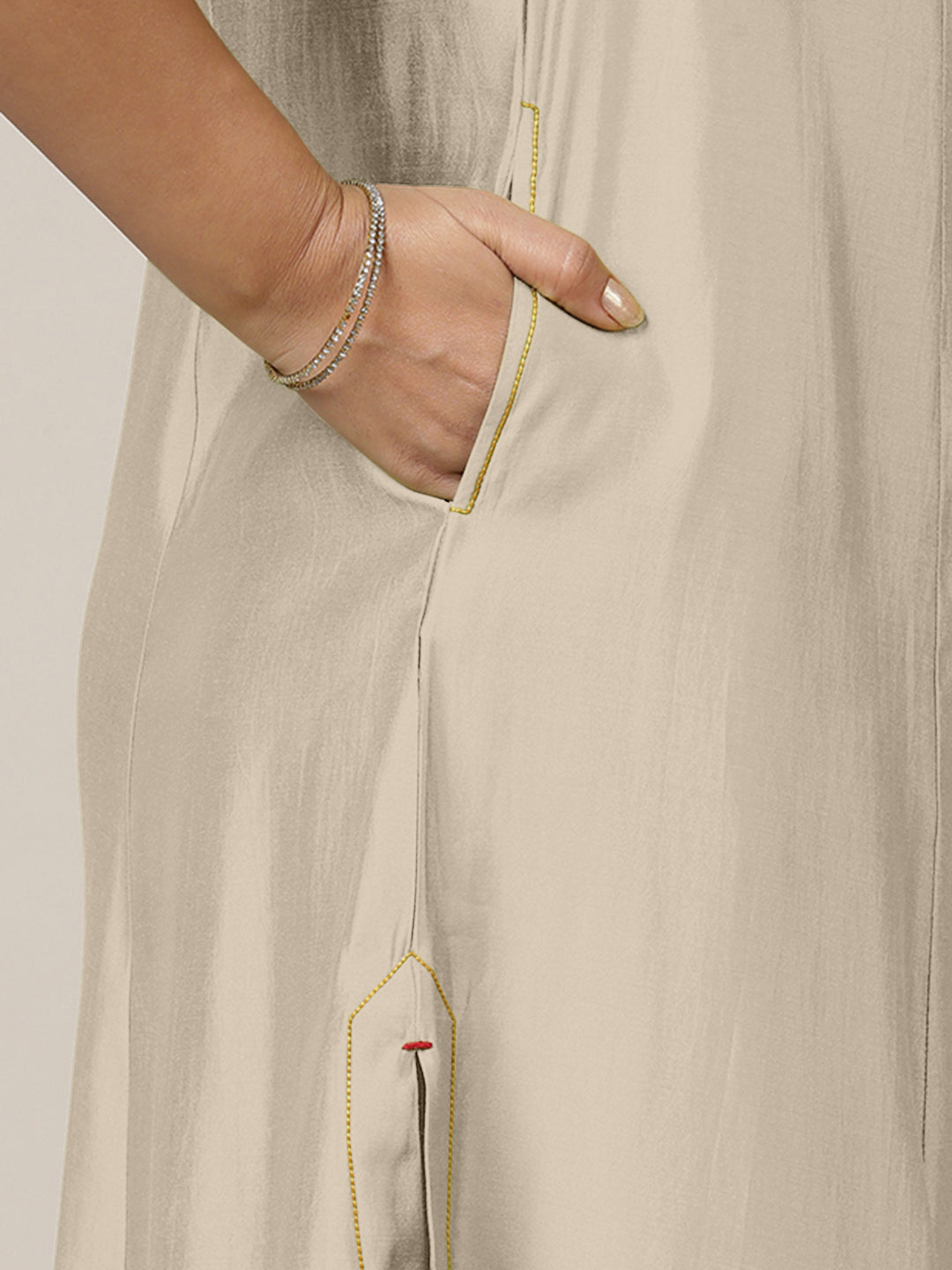 Mirha x Rozaana Kurta, in Grey Viscose, featuring sleeveless and v-neckline, made for daily & work (view 3).
