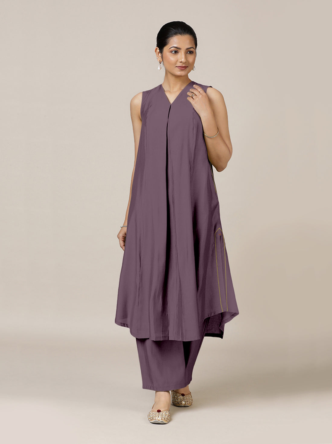 Mirha x Rozaana Kurta, in Purple Viscose, featuring sleeveless and v-neckline, made for daily & work (view 5).